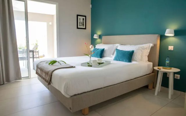 Eden Roc Villas