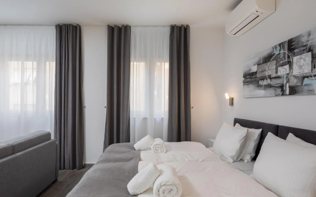 Luxury Studios & Room Five