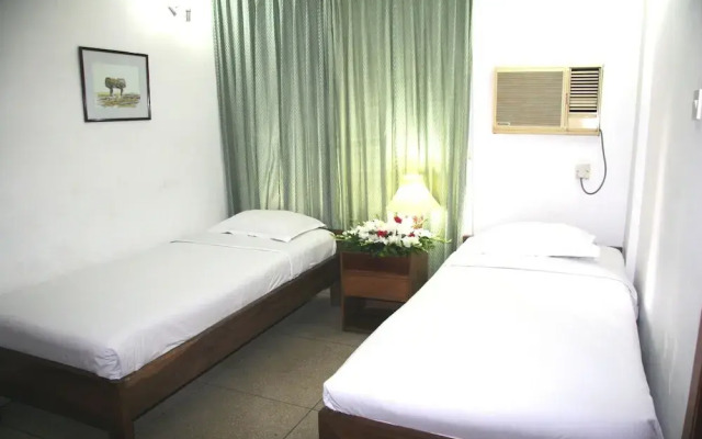 White House Hotel