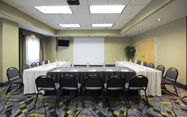 Holiday Inn Express Hotel & Suites Toluca Zona Aeropuerto by IHG