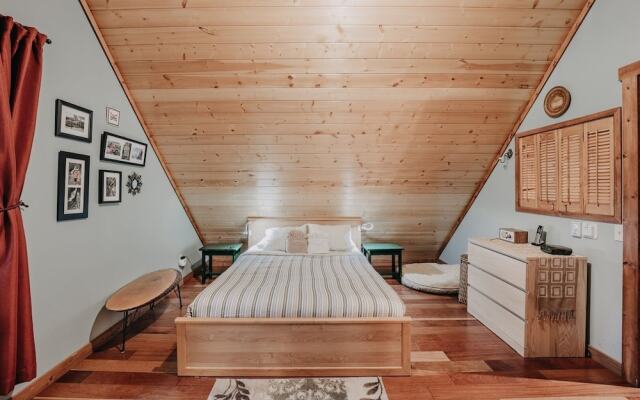 21gs - Log  - Pets Ok - Sleeps 6 3 Bedroom Home by RedAwning