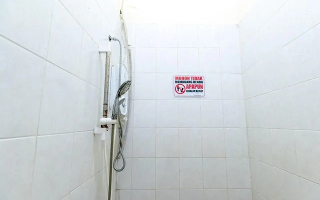 Permata House by OYO Rooms