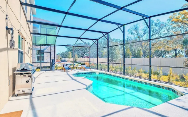 Upstay - 18-guest Mansion w Pool, Games, Cinema