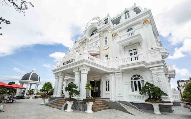 Sepia Hotel DaLat