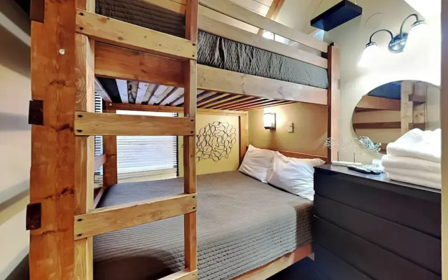 Loft of Luxury by Taylor Made Deep Creek