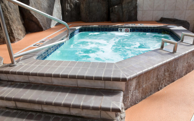 Holiday Inn Express & Suites Richland by IHG