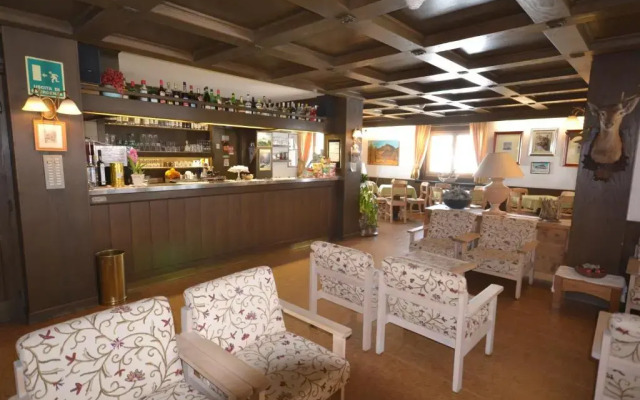 Paradise Lodge