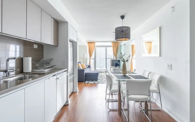 Royal Stays Condominiums - Downtown