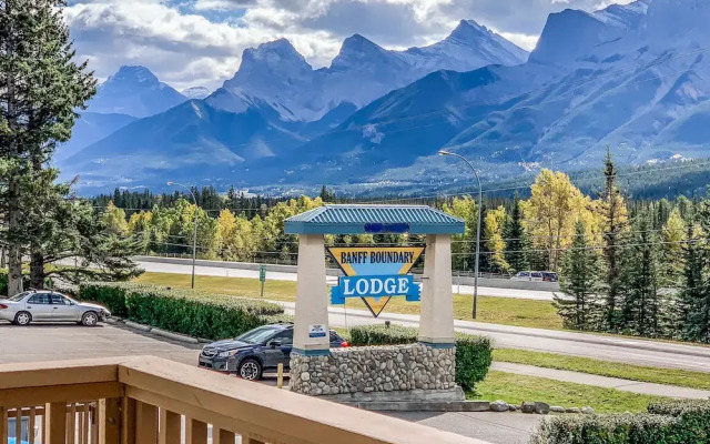 Banff Boundary Lodge 2 BR Condo & studio