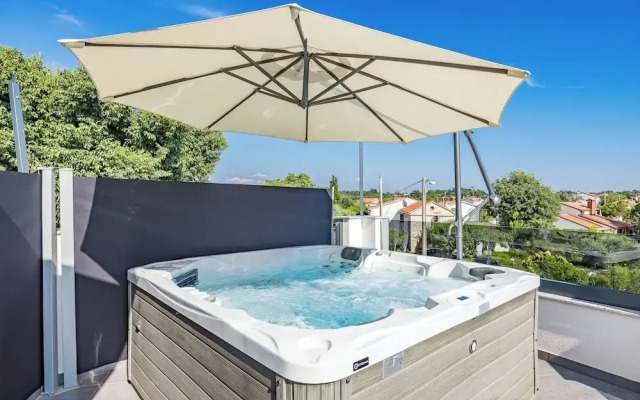 Sauna & Jacuzzi Apartment Rossa