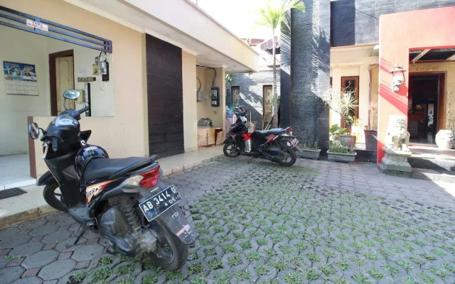 RedDoorz Plus near Tugu Jogja 2