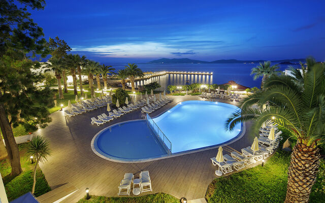 Le Bleu Hotel & Resort