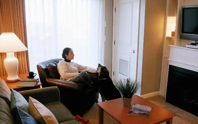 Rivertide Suites Hotel