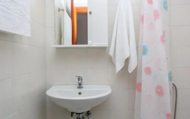 Apiranthian house II (3 BDRM)