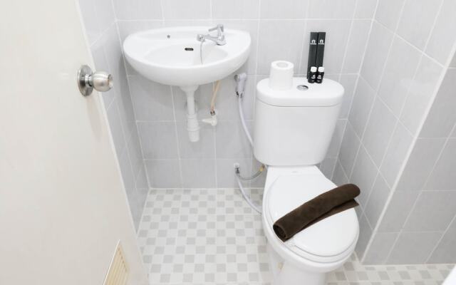 Best Deal And Comfy Studio At Puncak Kertajaya Apartment