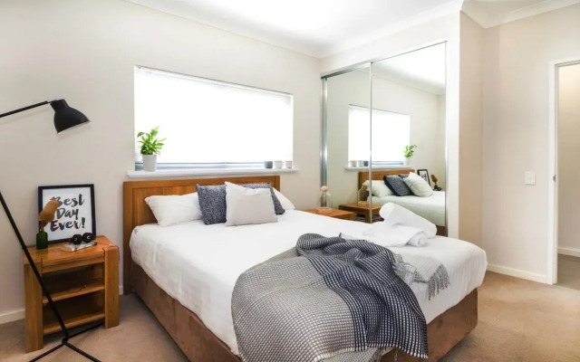 Airport Apartments by Vetroblu