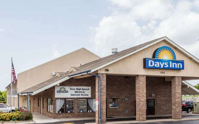 Days Inn by Wyndham Nashville North/Opryland Area