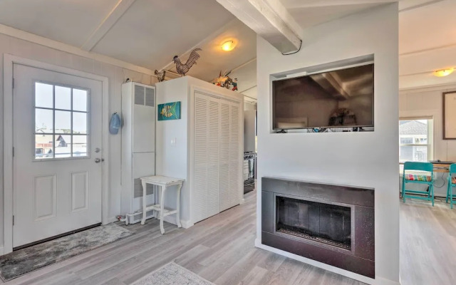 Seaside SK Getaway: Steps to Matunuck Beach!