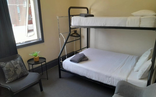 Coogee Beach House - Hostel