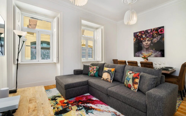 Prime Location Design Family Apartment