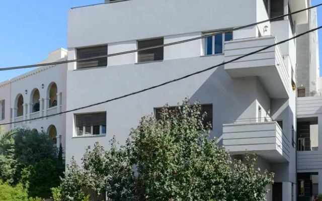 Spacious Modern Apt 1 Step To Beach