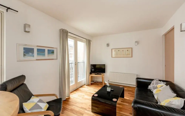 Silver Lining - Mile Apartments