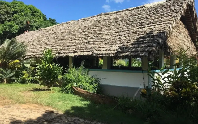 Moheli Laka Lodge