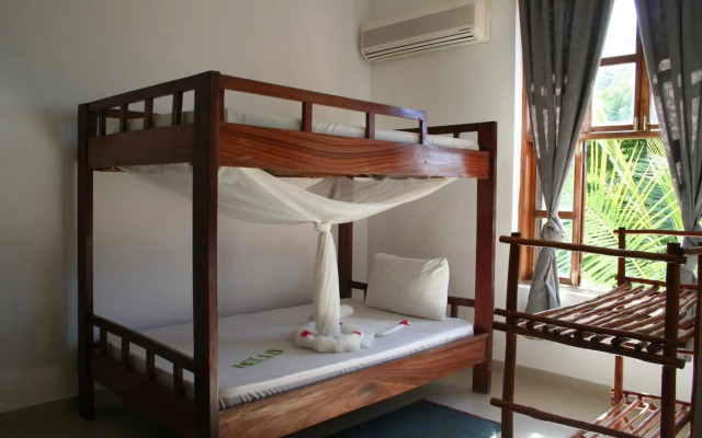 Moonshine Uroa Boutique Hotel