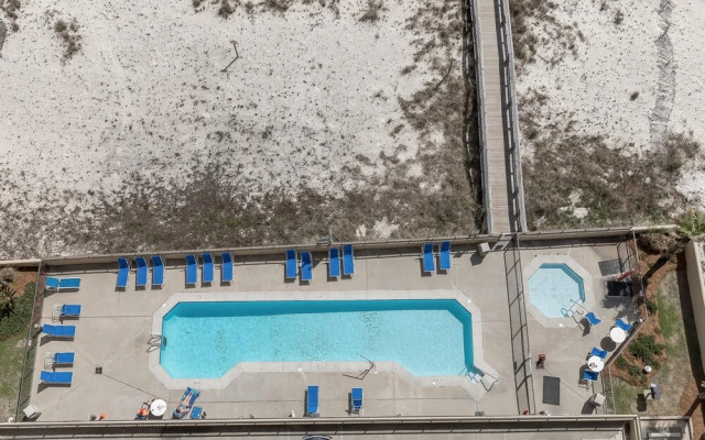 Phoenix All Suites West by Brett Robinson