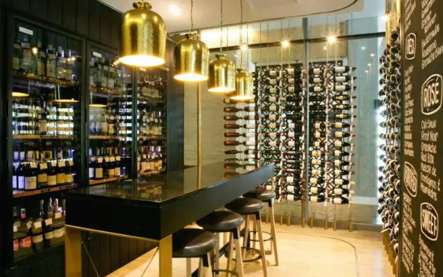 Waterstone East