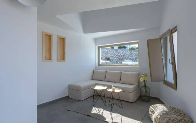 Earino Suites and Villa