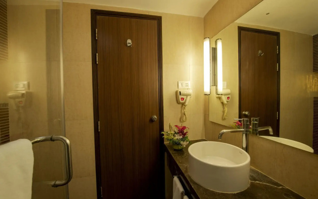 Express Inn The Business Luxury Hotel