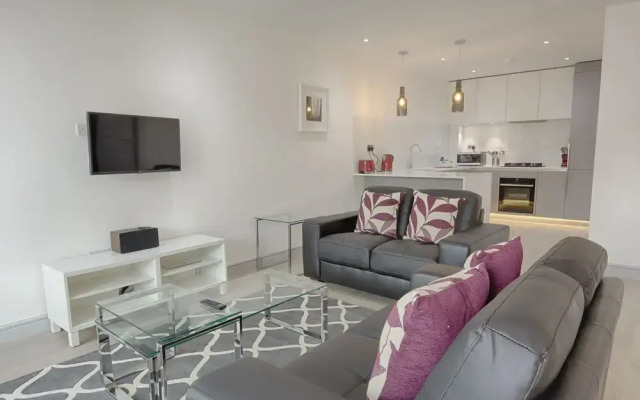 Roomspace Apartments -La Roka