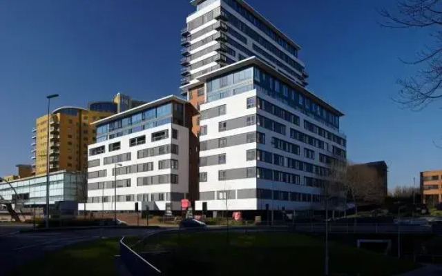 Viridian Apartments in Basingstoke Serviced Apartments - Skyline Plaza