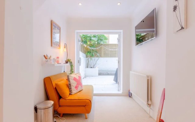Stylish 1 Bedroom Apartment in Pimlico With Lovely Garden