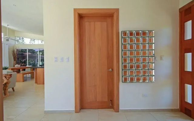 4 Master Suite Villa in Casa Linda