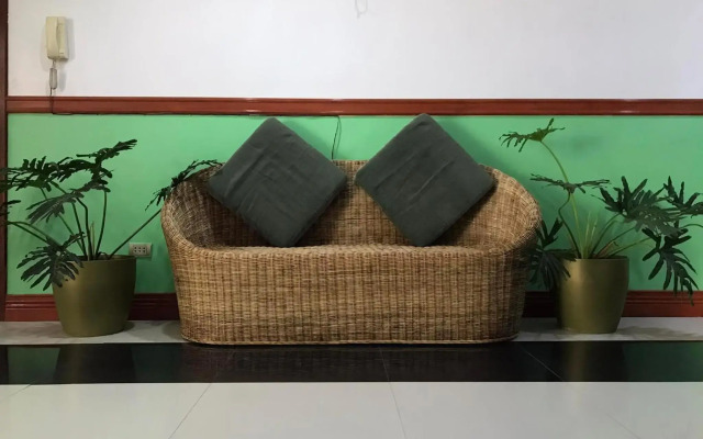 Garnet Hotel