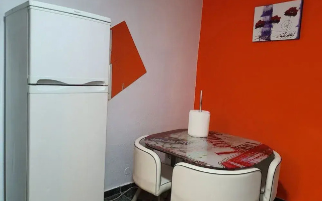 Low Cost Room Plaza de Hierro I