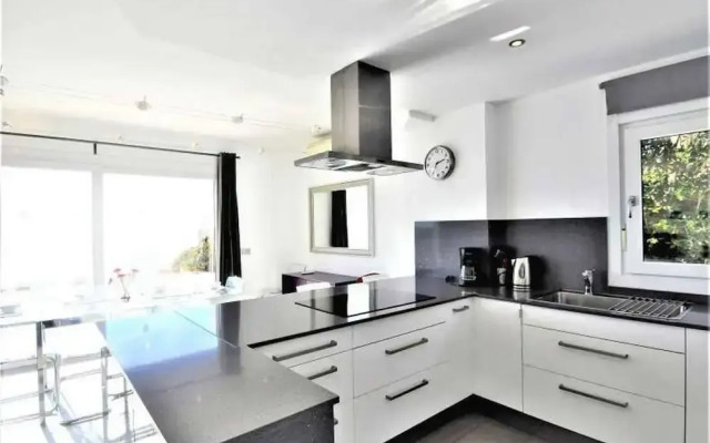 Excellent Seafront Villa in Cala Pi