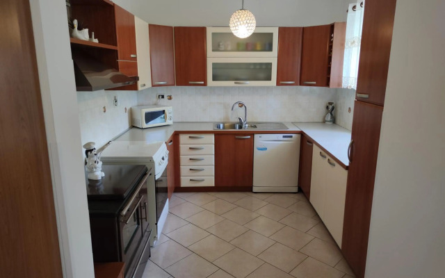 Apartment Wine & Olive oil Mofardin