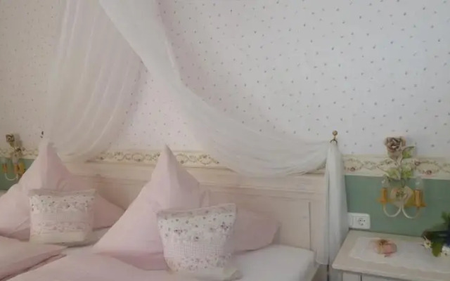 Alte Weinstuben Steinfelder Hof