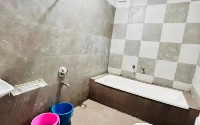 Goroomgo Pallav Guest House Ujjain