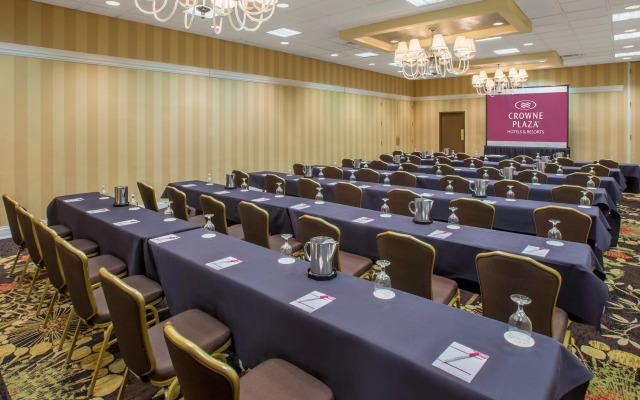 Ramada by Wyndham Cleveland Independence