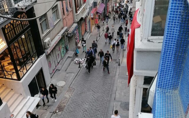 Galata Waterfall Apartment