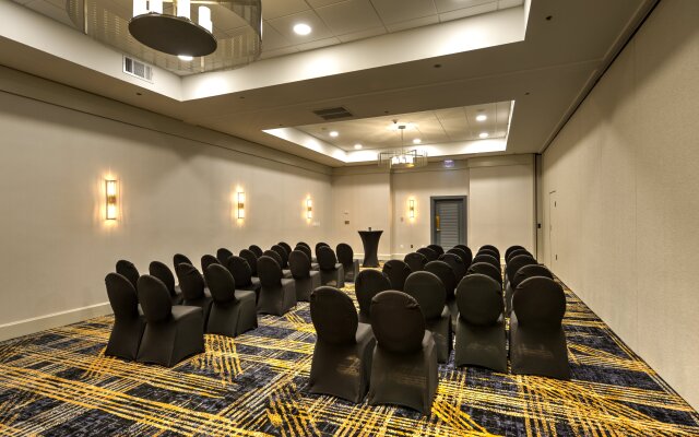 Crowne Plaza Hotel Jacksonville Airport/I-95N by IHG