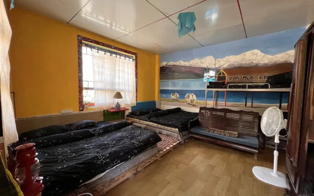 Saigonese Trekking House - Hostel