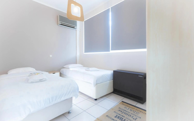 Francis Getaway in Pireaus