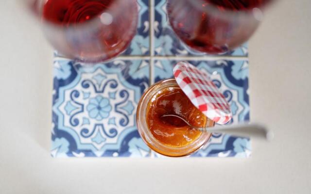 Aquamarine Apartment