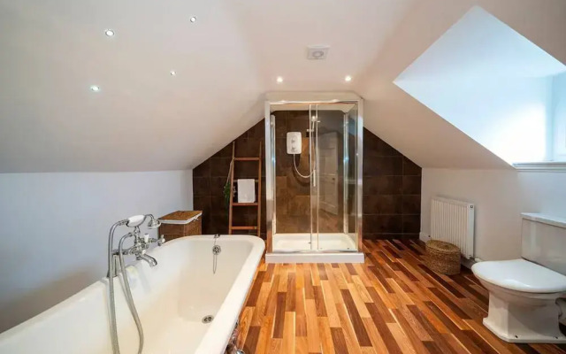Regal Residence - Metropolitan Luxury