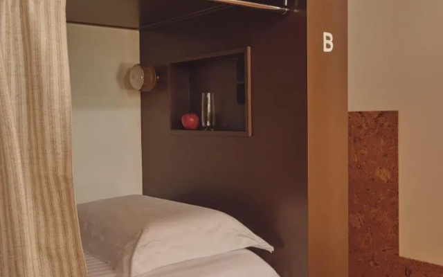 Halse Lodge – Guest Rooms – Noosa Heads